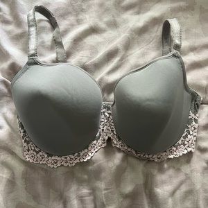 Wacoal Lace Embrace tshirt bra size 34G gray and pink floral